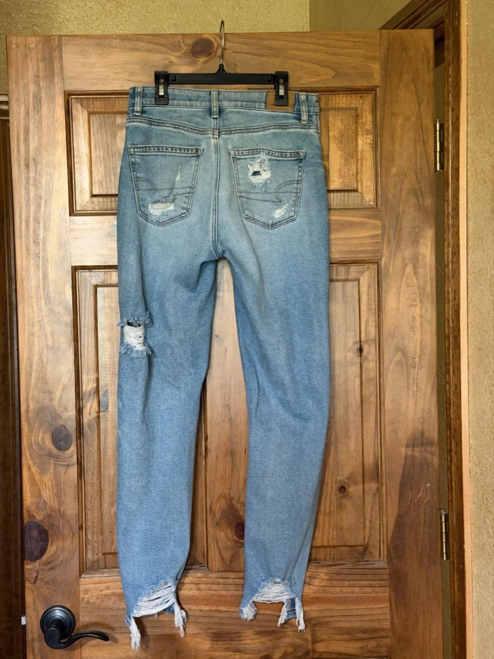 American Eagle Outfitters Light Blue Distressed Skinny Jeans - Picture 2 of 3